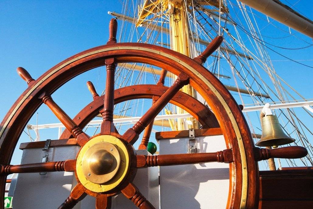 original Royal-Clipper-Steuerrad-1030x687