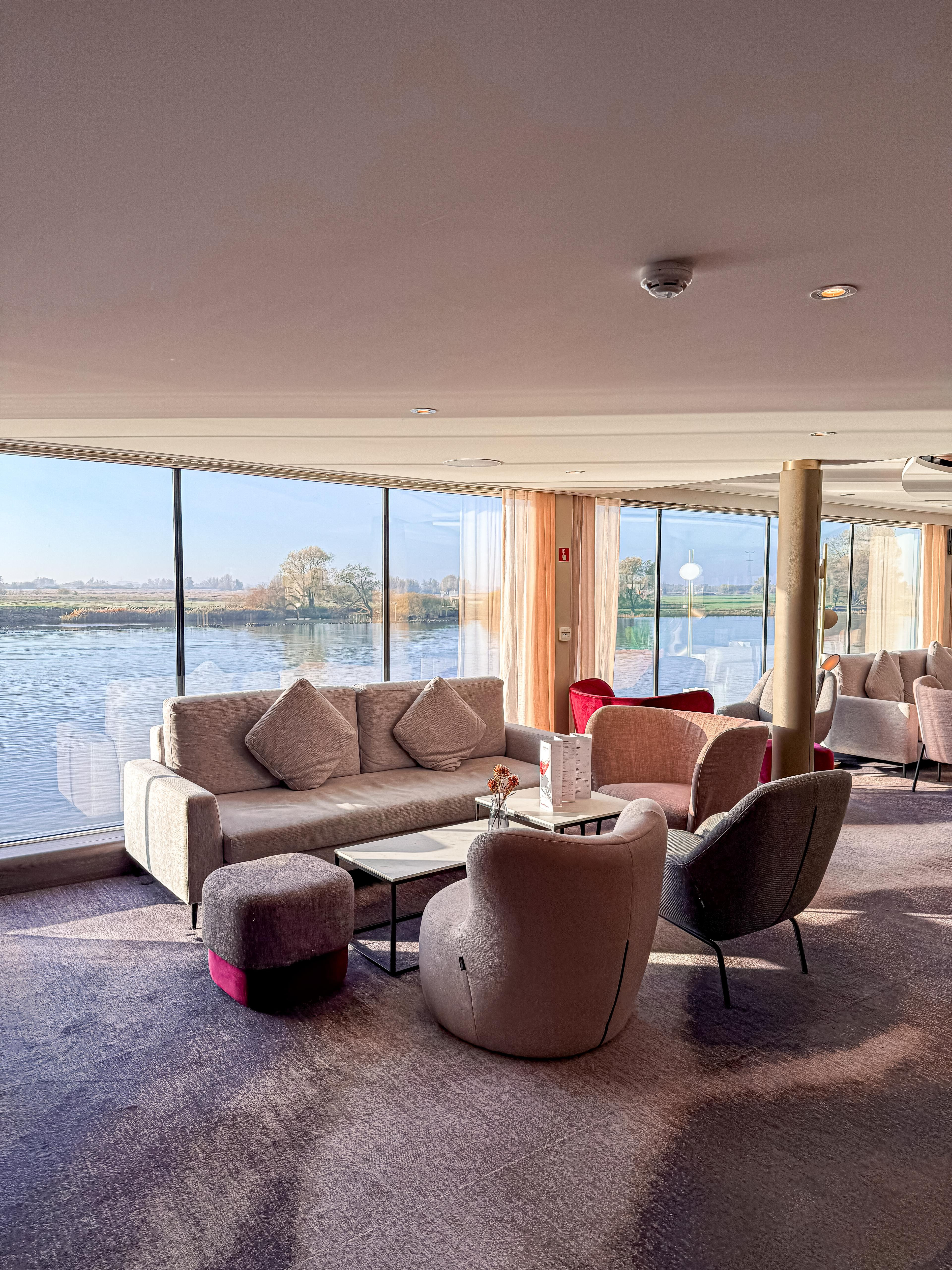 original Lounge